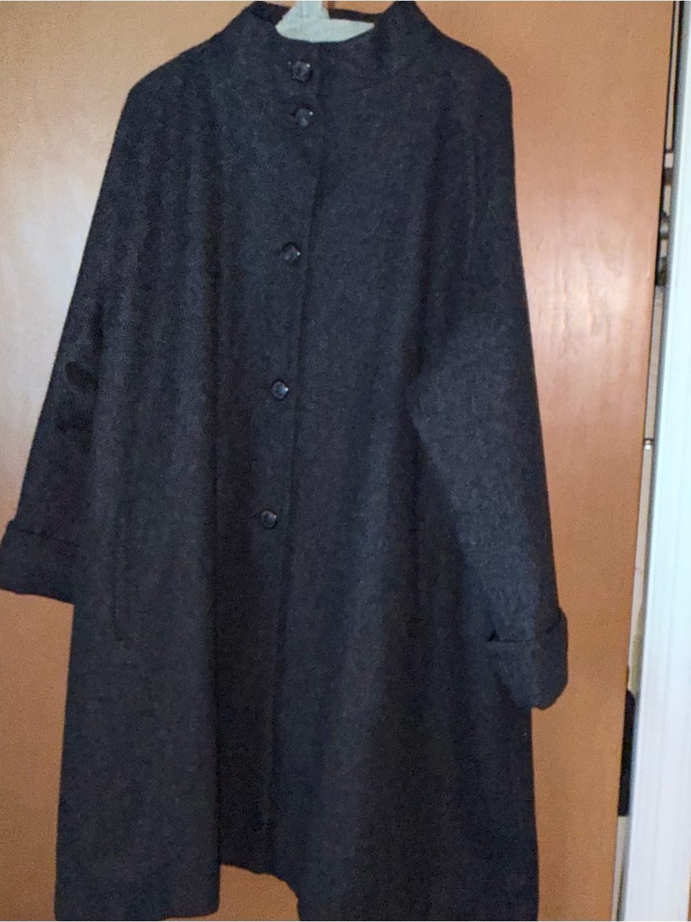 Classy Dark Gray Wool Button-Up Coat Size 25W by Levine Classics Stabd-up Collar